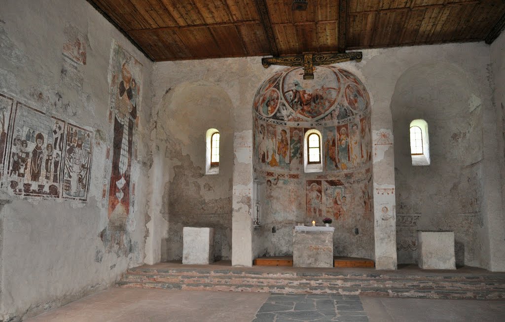 Der Kirchenraum von St. Peter in Mistail